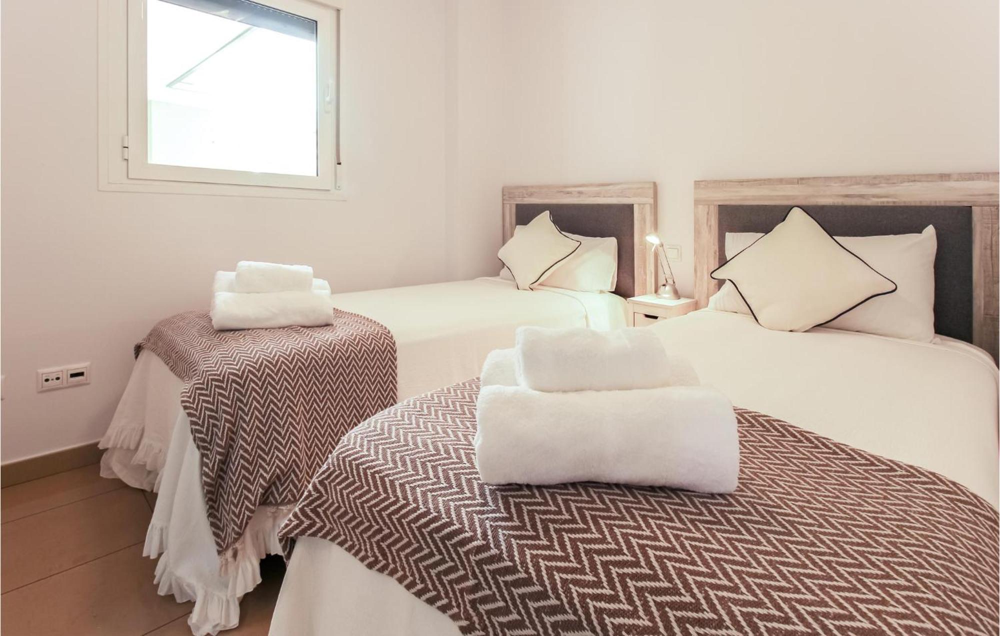 Awesome Apartment In Orihuela With Kitchen Playa Flamenca Exterior foto